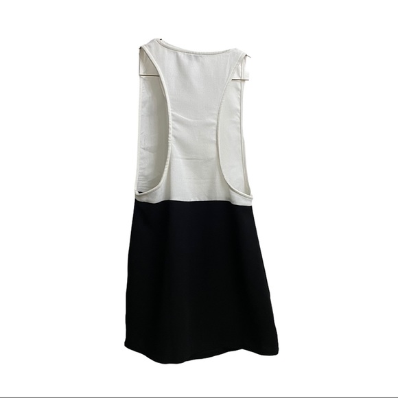 Tobi A STEP ABOVE SHIFT DRESS - Picture 4 of 7